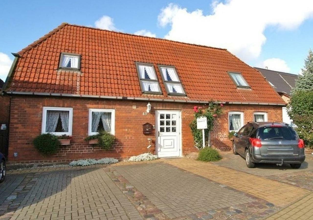 Ostseeferienwohnung Storchennest Dassow Екстер'єр фото